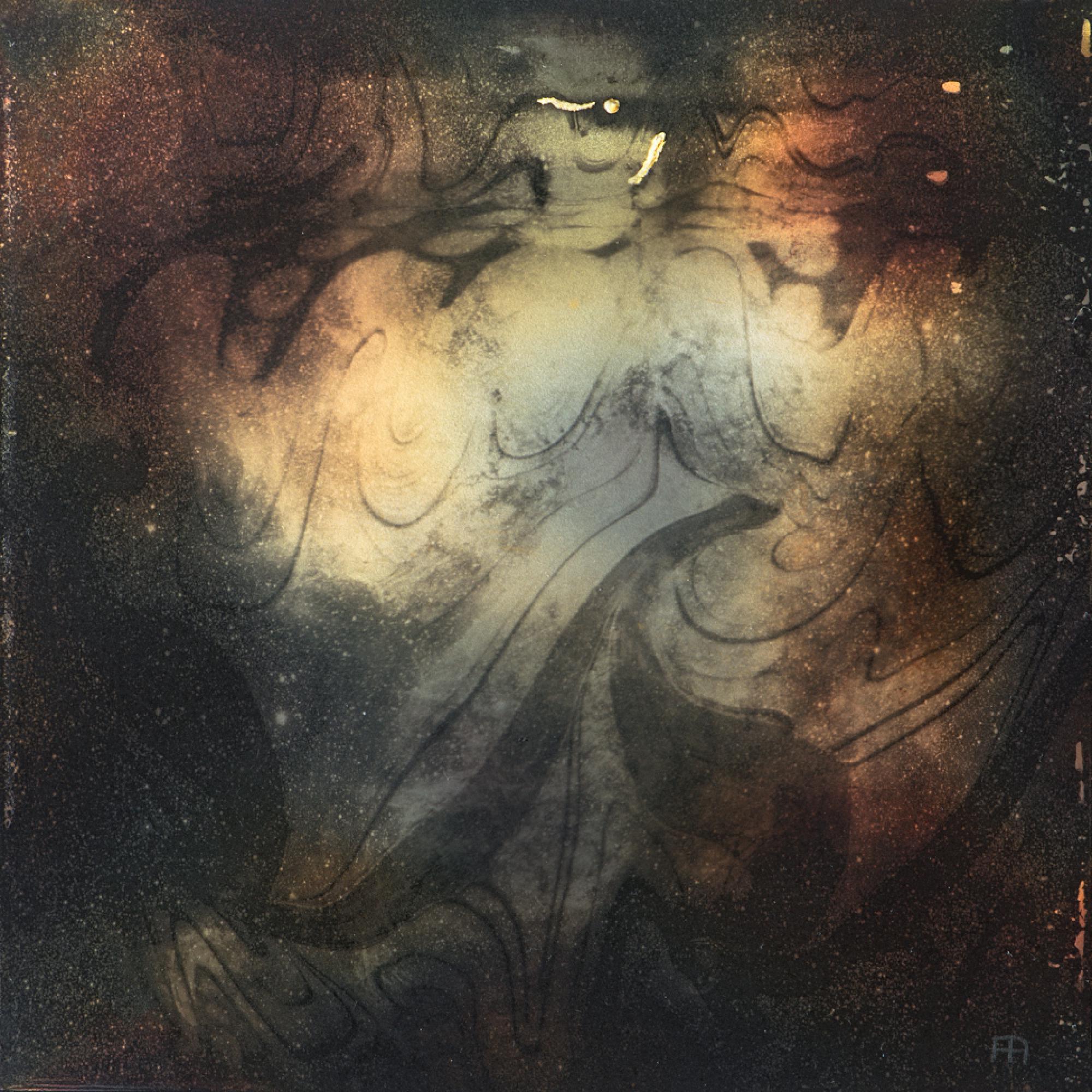 Featured image of post Iridescent & Monochrome Shimmer